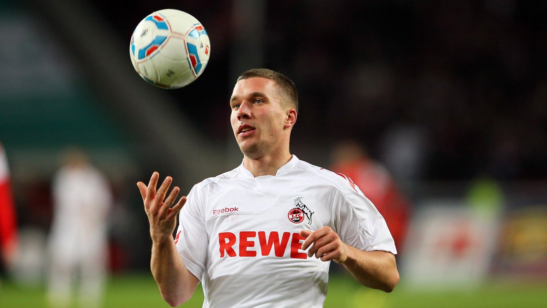 高校校园体育文化生态体系构建分析,校园体育文化建设对于塑造大学生的健康体质和完整人格